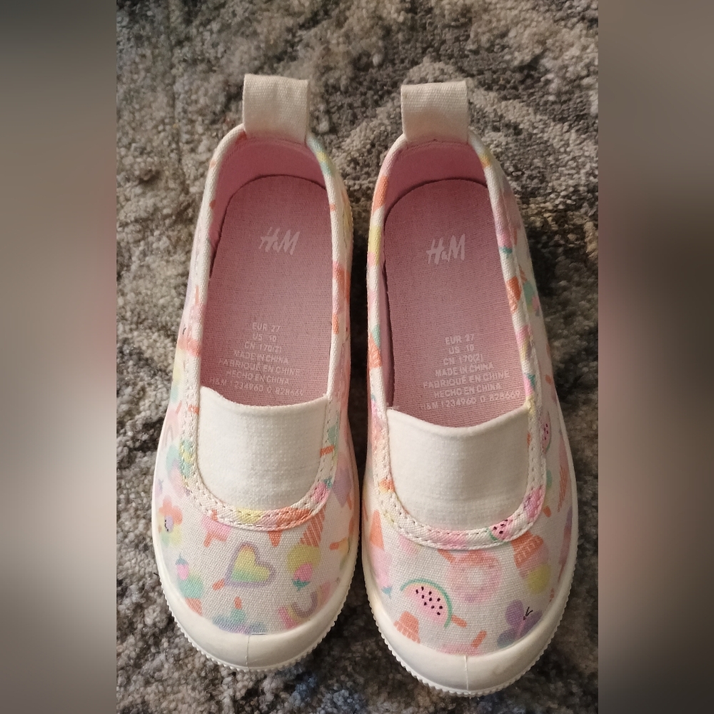 H & M Girls Slip On Patterned Shoes Size 10 Toddler